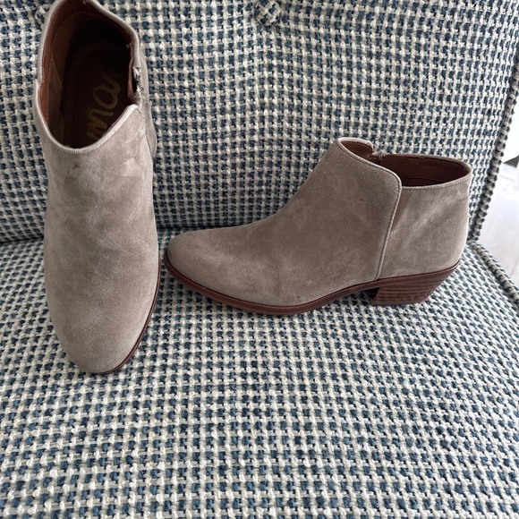 Boots - Picture 1 of 2